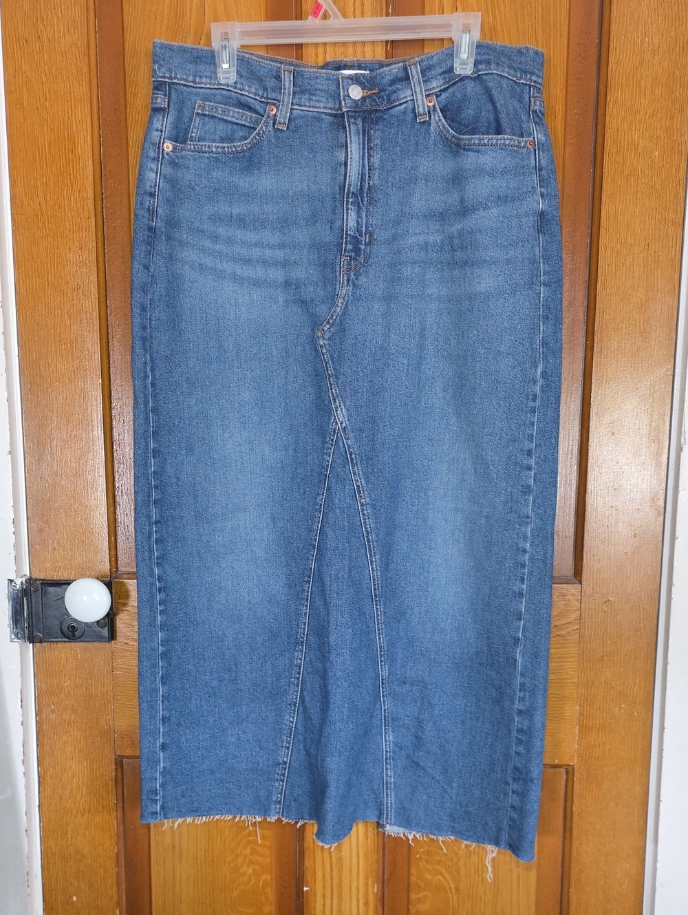 Levi's Midwash Denim Pencil Skirt in Blue